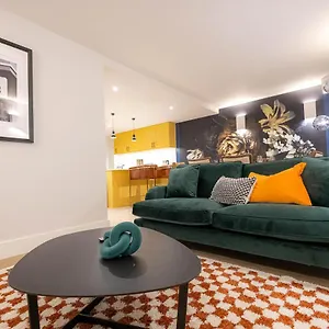  Apartment Three Bedroom Near Brick Lane By Belvilla